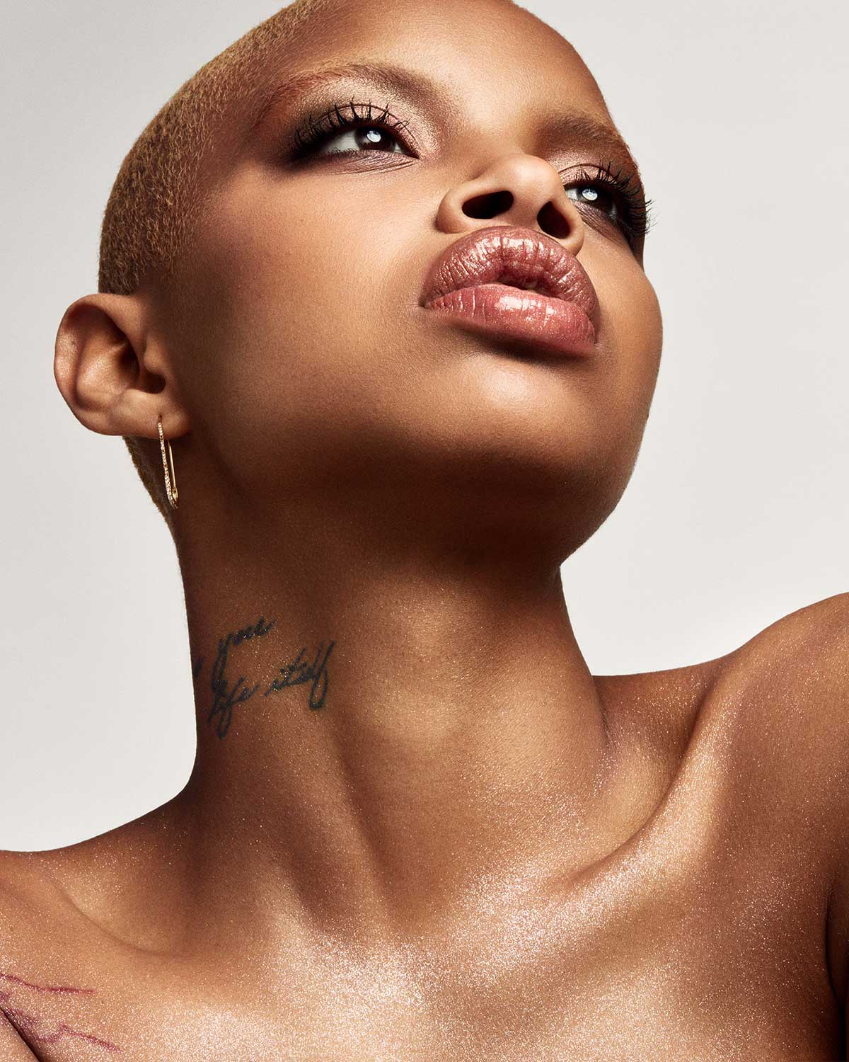 Diamond Bomb All-Over Diamond Veil - MazenOnline