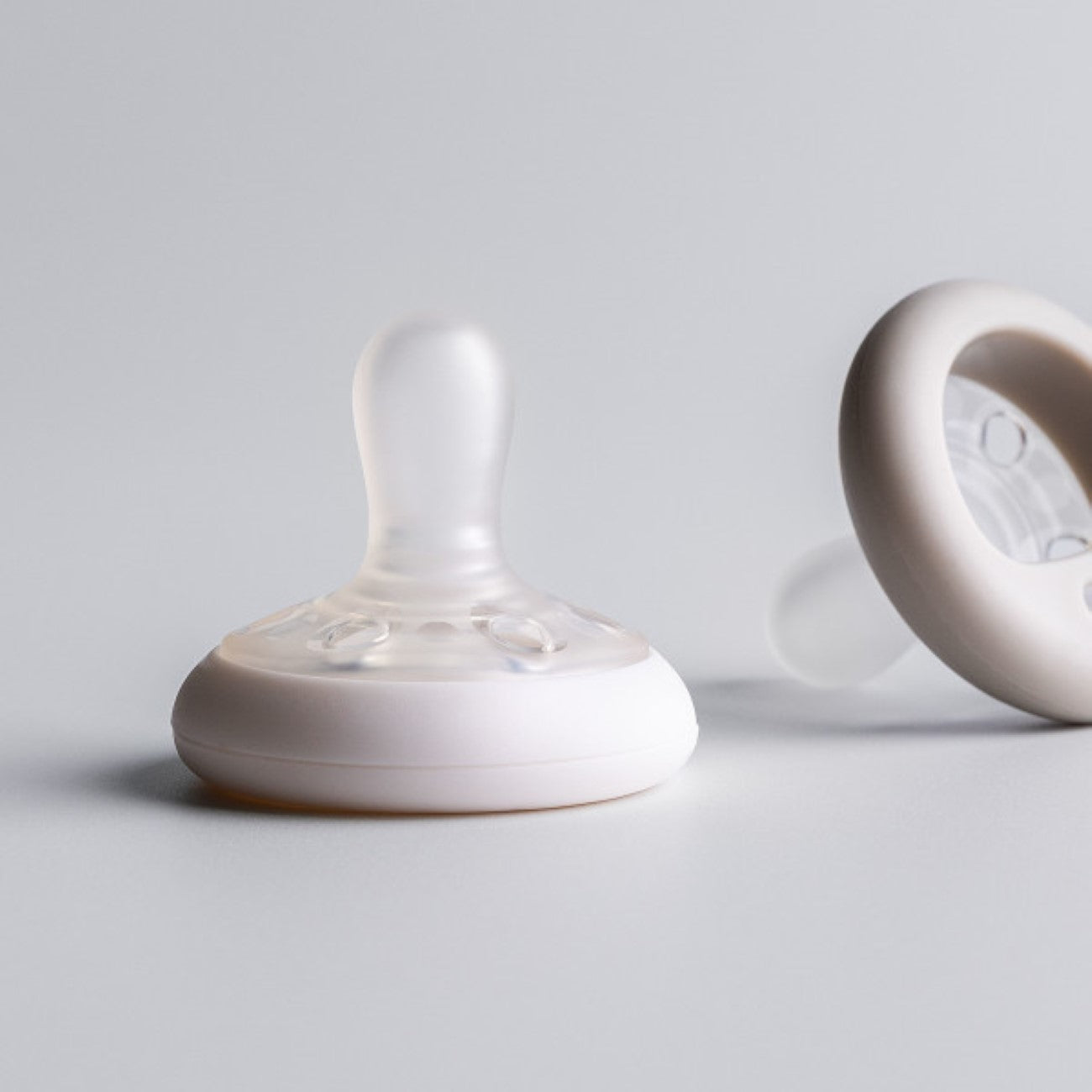Tommee Tippee - Closer to Nature Breast-Like Soother (6-18M) - Pack of 2 | MazenOnline