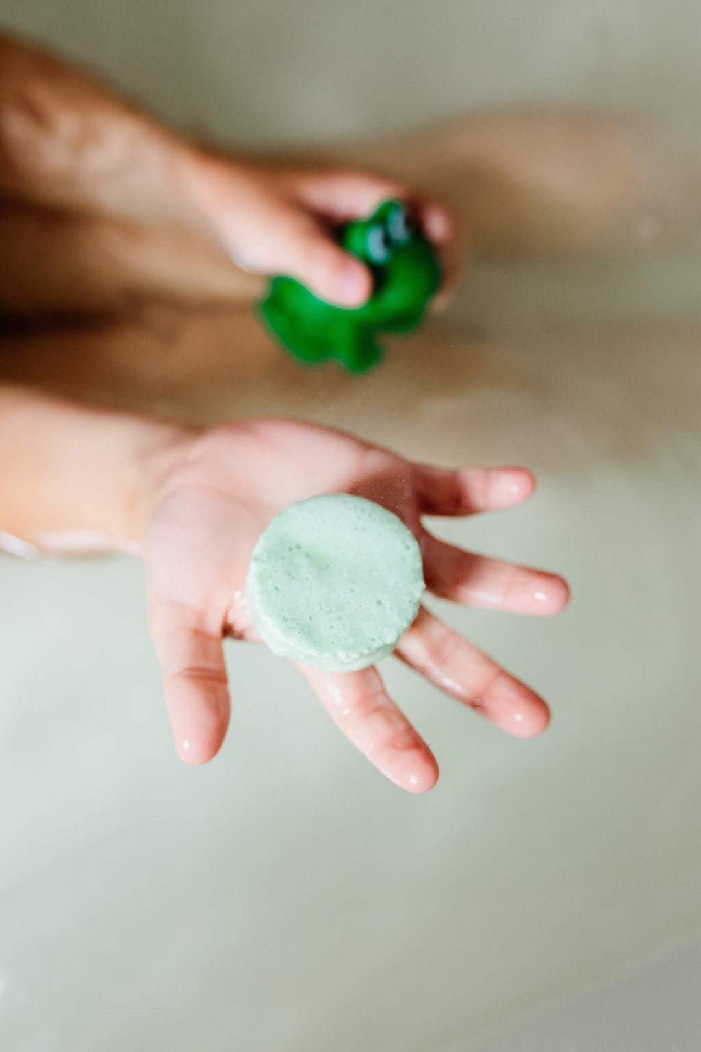 Isabelle Laurier Fizzing Bath Pebble Frog – Sweet Musk