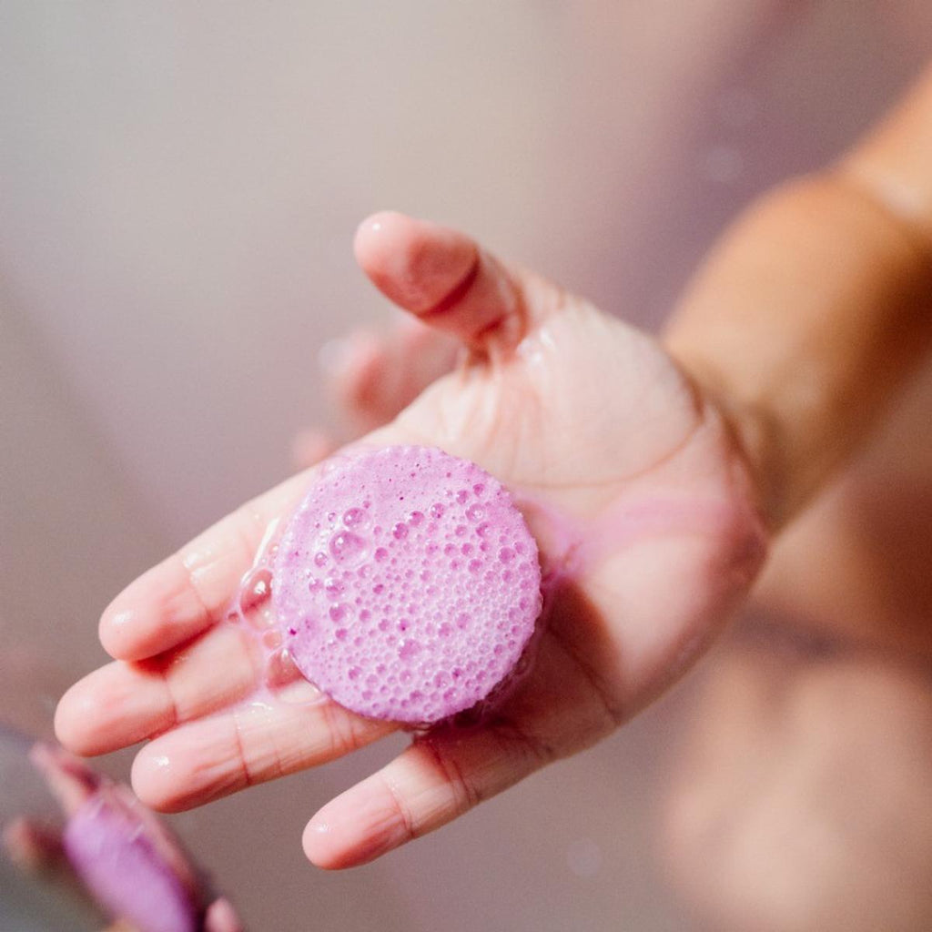 Isabelle Laurier Fizzing Bath Pebble Pig – Strawberry
