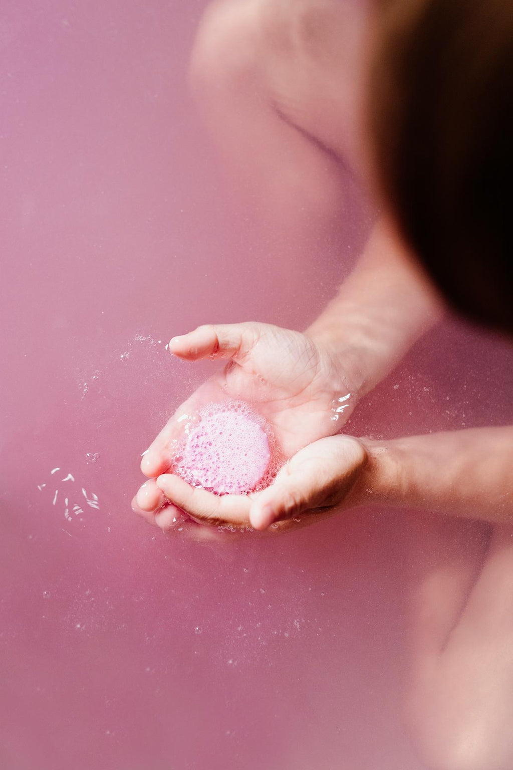 Isabelle Laurier Fizzing Bath Pebble Pig – Strawberry