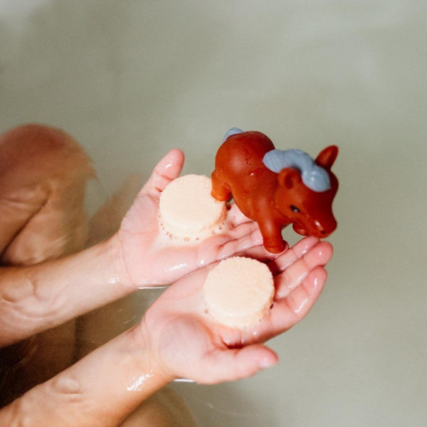 Isabelle Laurier Fizzing Bath Pebble Horse – Mango