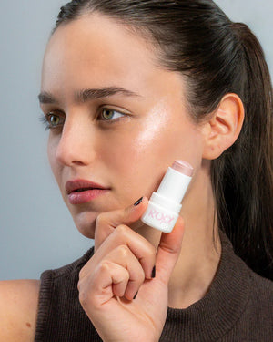 Roo Cosmetics - Cool Highlighter Rose Milk | MazenOnline